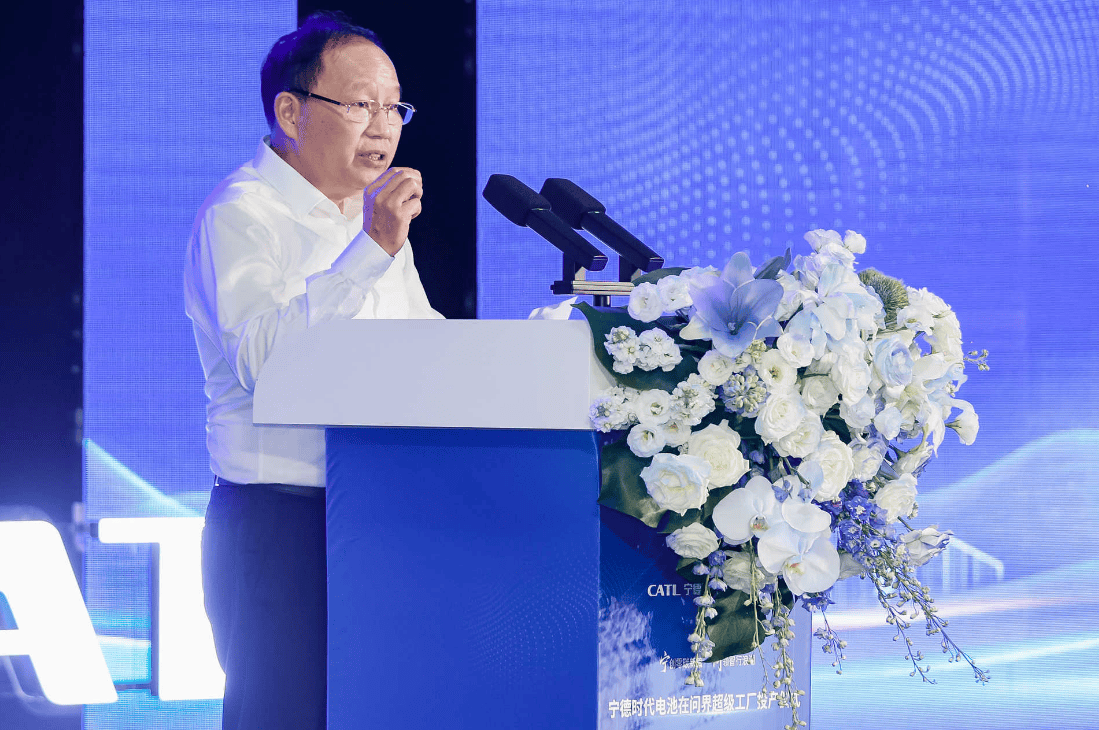 新能源协同新高度 宁德时代与问界汽车‘厂中厂’项目投产，分布式光伏上阵